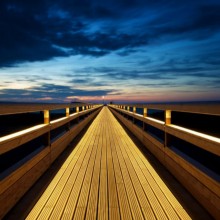 हर व्यक्ति अपने दोस्त के धर्म पर होता है।