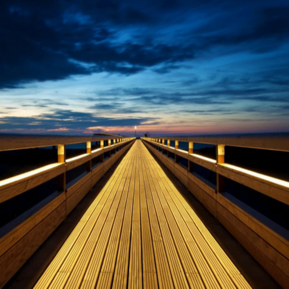 हर व्यक्ति अपने दोस्त के धर्म पर होता है।